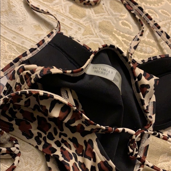 - Vs Leopard bikini size extra small - Picture 7 of 7